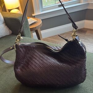 Clare V Moyen Messenger